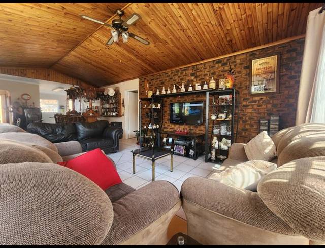 3 BEDROOM TOWNHOUSE FOR SALE IN RANDHART